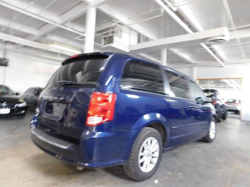 Used 2013 Dodge Grand Caravan SXT FWD image 5