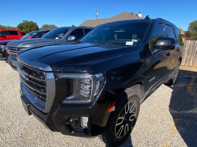 Used 2024 GMC Yukon AT4 w/ Technology Package AWD/4WD image 2