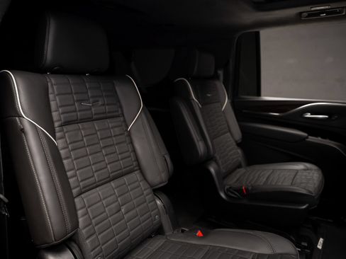 Used 2024 Cadillac Escalade ESV Sport Platinum w/ LPO, ONYX Package AWD/4WD image 66