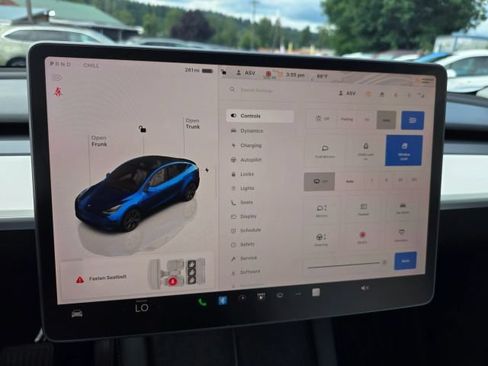 Used 2023 Tesla Model Y Long Range AWD/4WD image 40