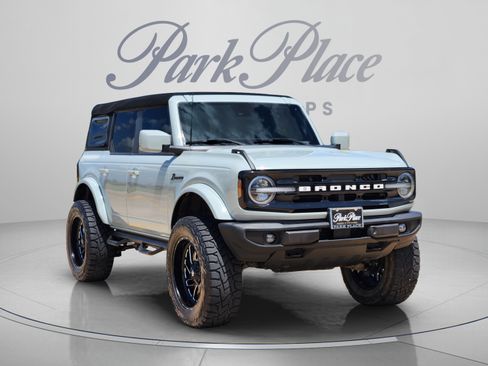 Used 2023 Ford Bronco Outer Banks AWD/4WD image 4