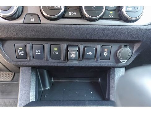 Certified 2023 Toyota Tacoma TRD Off-Road w/ Advanced Technology Package AWD/4WD image 23