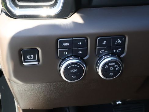 Used 2024 GMC Sierra 1500 Denali w/ Technology Package image 24