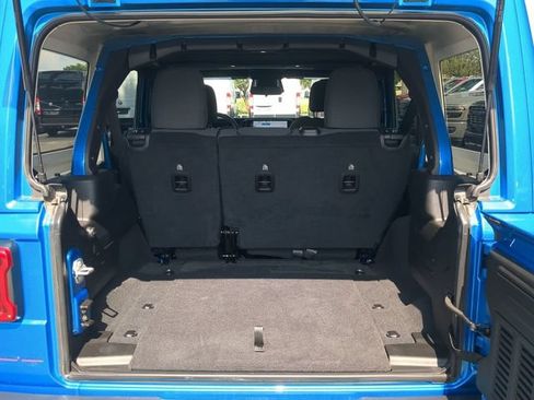 Used 2025 Jeep Wrangler Unlimited Sahara w/ Safety Group AWD/4WD image 14
