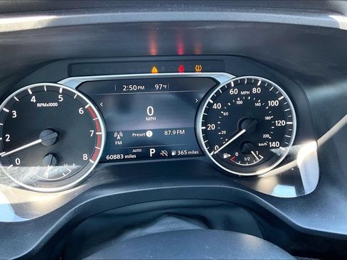 Used 2024 Nissan Rogue SV AWD/4WD image 19
