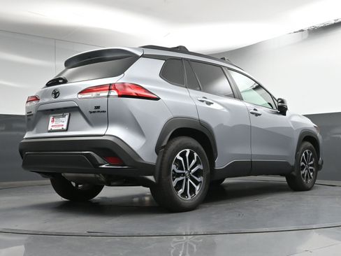 Certified 2025 Toyota Corolla Cross SE image 28