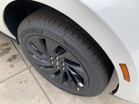 New 2026 Lincoln Navigator L Reserve AWD/4WD image 18
