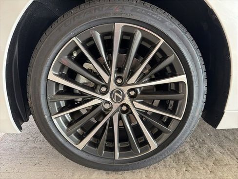 New 2025 Lexus ES 350 w/ Premium Package image 3