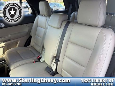 Used 2014 Ford Explorer XLT w/ Equipment Group 202A AWD/4WD image 14