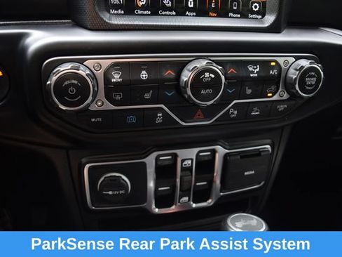 Used 2021 Jeep Wrangler Unlimited Sahara w/ Cold Weather Group AWD/4WD image 11