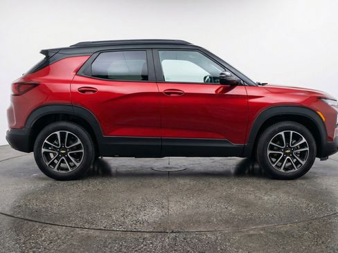 Used 2025 Chevrolet TrailBlazer LT image 11