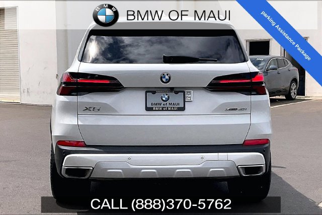 Used 2024 BMW X5 xDrive40i w/ Parking Assistance Package AWD/4WD image 4