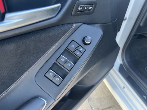 Used 2019 Toyota Avalon Touring FWD image 13