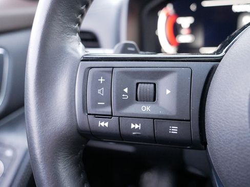 Certified 2022 Nissan Rogue Platinum w/ Head-Up Display Package image 27