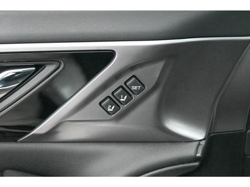 Used 2023 Subaru Outback Touring AWD/4WD image 31