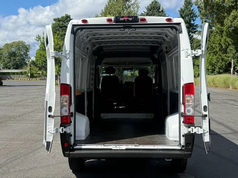 Used 2023 RAM ProMaster 2500 w/ Driver Convenience Group FWD image 21
