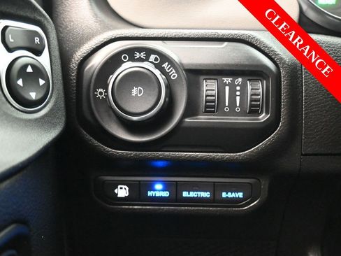 Used 2022 Jeep Wrangler Unlimited Sahara image 27