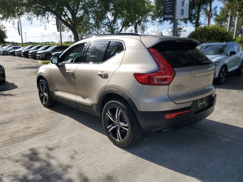 Certified 2023 Volvo XC40 B4 Plus w/ Protection Package FWD image 4