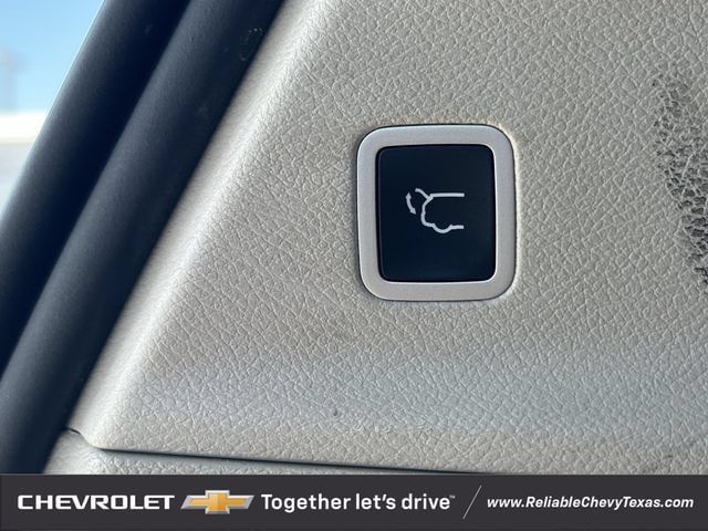Used 2022 Chrysler Voyager LX FWD image 28