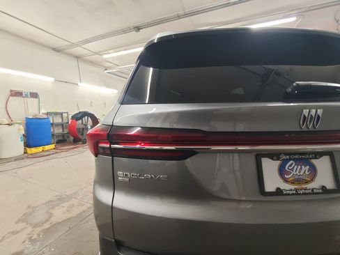 Used 2025 Buick Enclave Preferred image 31