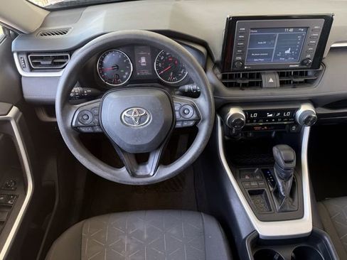 Used 2021 Toyota RAV4 XLE w/ Convenience Package FWD image 12