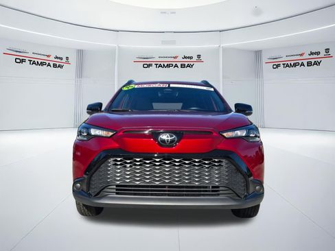Used 2025 Toyota Corolla Cross AWD Hybrid w/ Moonroof Package image 8