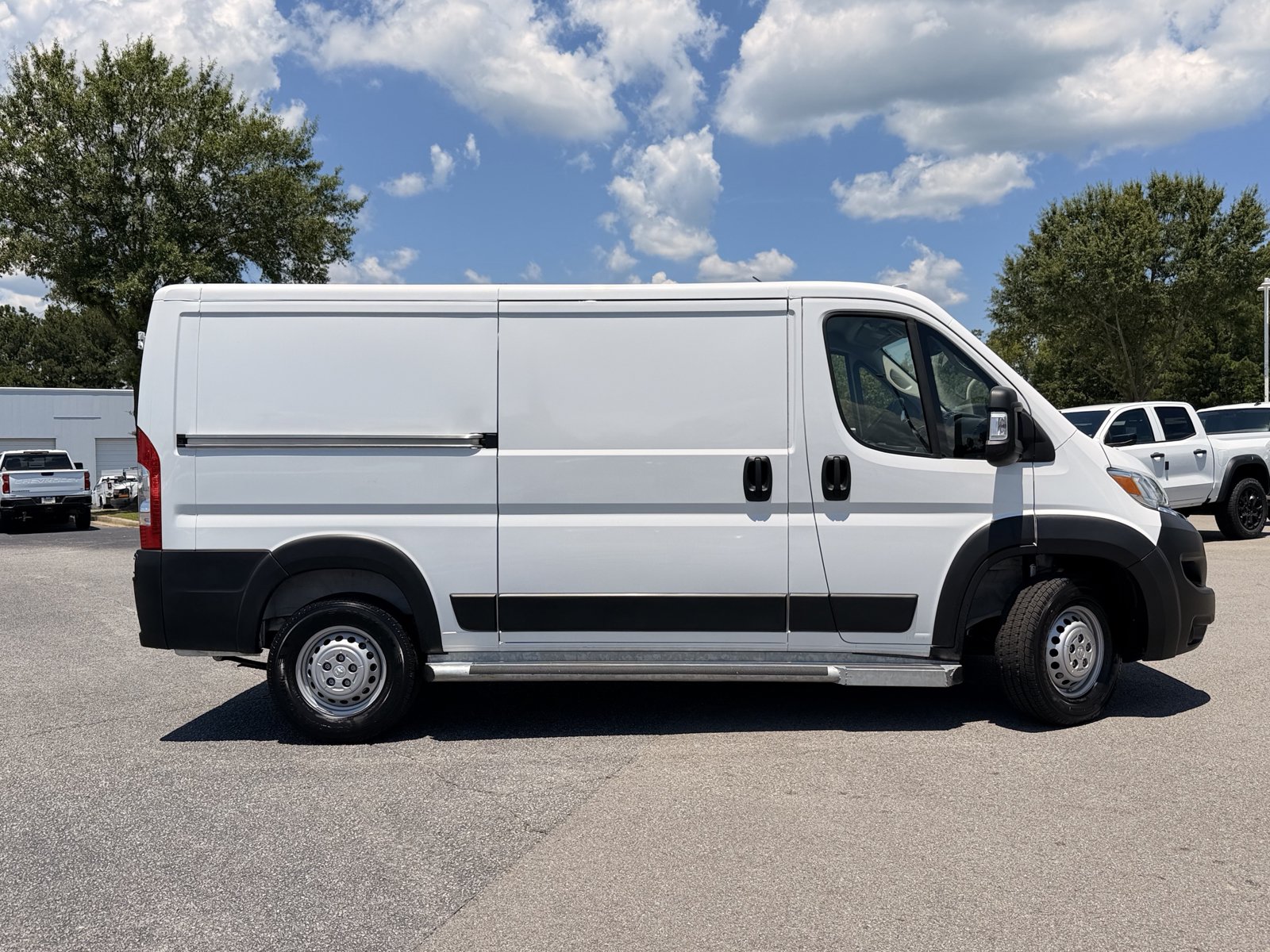 Used 2025 RAM ProMaster 2500 w/ U-Haul Equipment Group FWD image 13