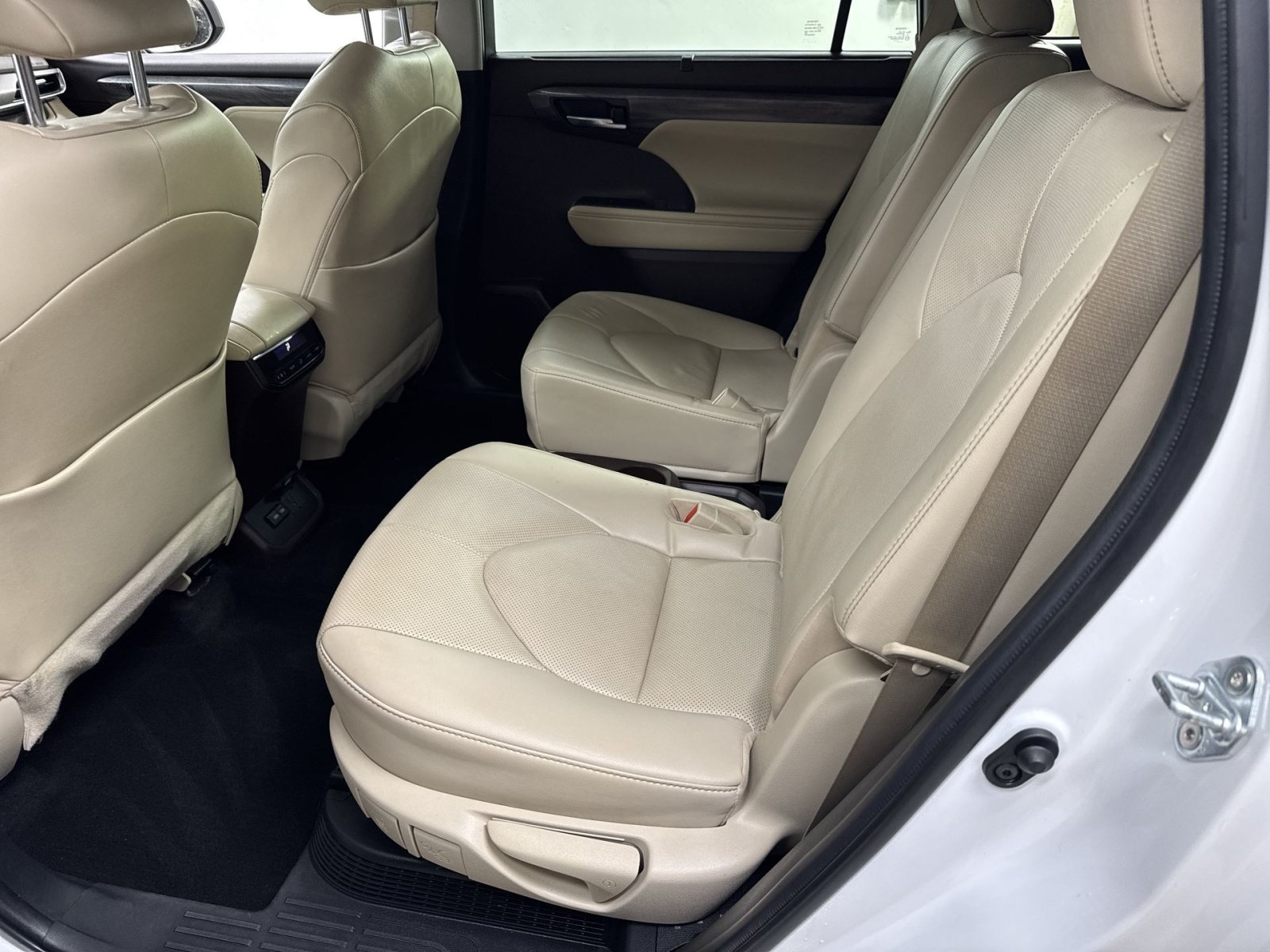 Used 2022 Toyota Highlander Limited AWD/4WD image 37