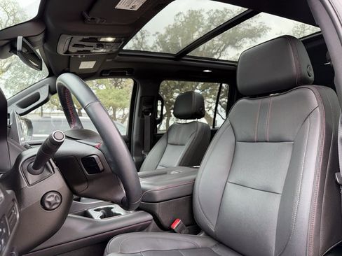 Used 2023 Chevrolet Suburban RST w/ Sport Performance Package image 7