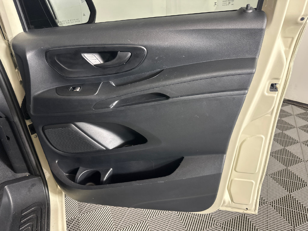 Used 2023 Mercedes-Benz Metris image 14