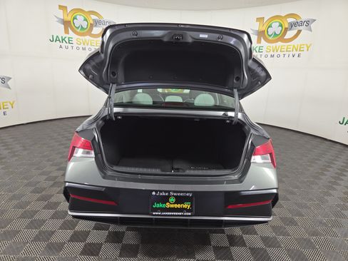 Used 2025 Hyundai Elantra Limited FWD image 33