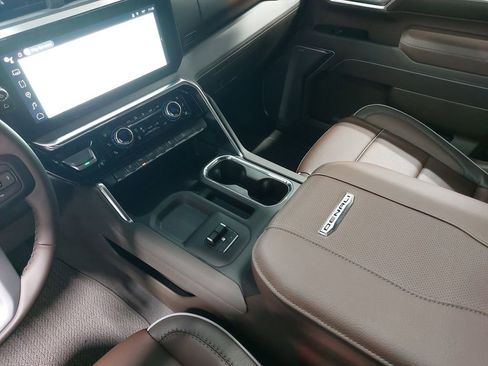 New 2026 GMC Sierra 3500 Denali w/ Denali Reserve Package image 26