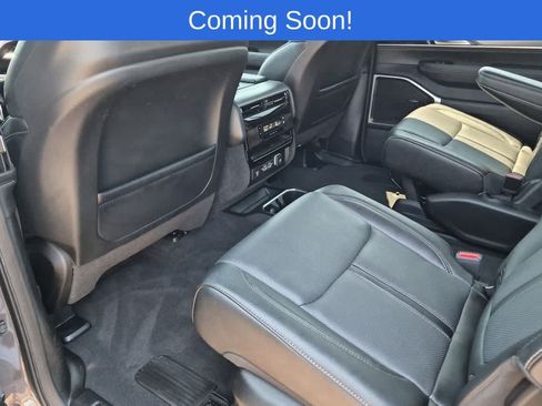 Used 2024 Jeep Wagoneer Series II AWD/4WD image 17