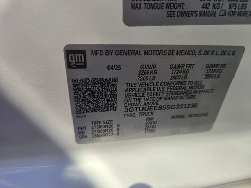 Used 2025 GMC Sierra 1500 AT4 w/ AT4 Premium Package AWD/4WD image 12