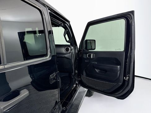Used 2023 Jeep Wrangler Unlimited Rubicon 4xe AWD/4WD image 30