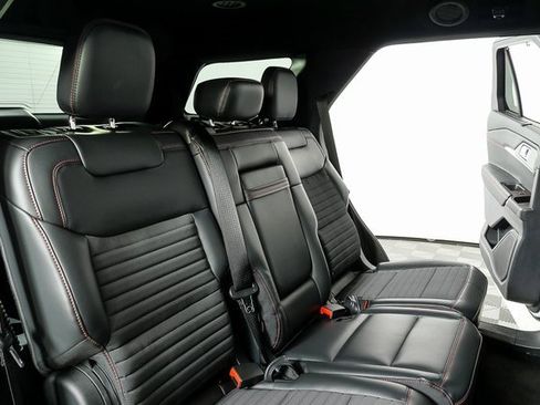 Used 2025 Ford Explorer ST-Line w/ Premium Package image 21