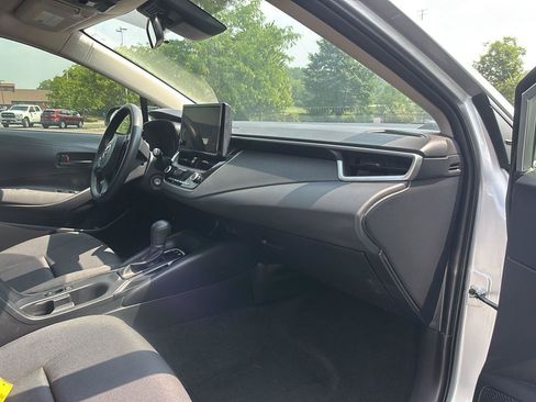 Used 2025 Toyota Corolla LE FWD image 24