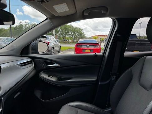 Used 2025 Buick Encore GX Preferred image 24