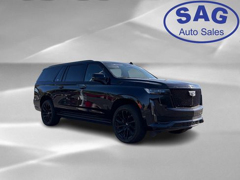 Used 2023 Cadillac Escalade ESV Sport Platinum w/ LPO, ONYX Package image 2