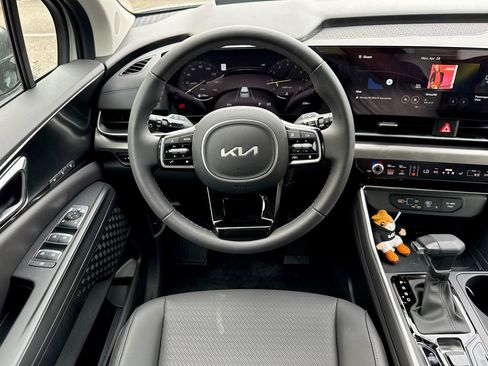 New 2025 Kia Carnival SX Prestige image 12