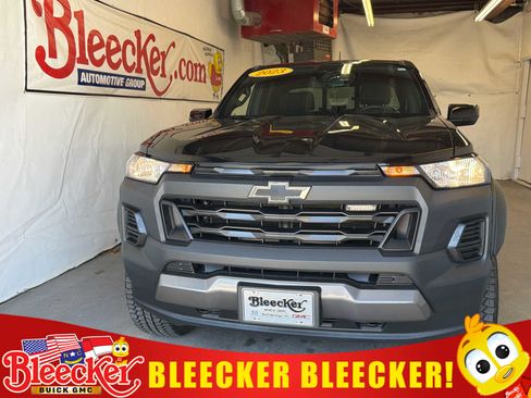Used 2023 Chevrolet Colorado Trail Boss w/ Safety Package AWD/4WD image 1
