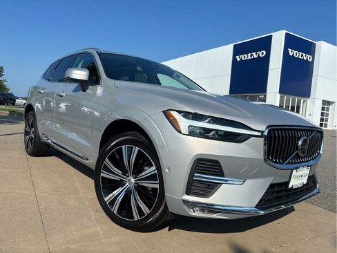 Used 2023 Volvo XC60 B5 Plus w/ Protection Package Premier AWD/4WD image 2