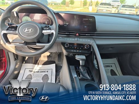 Used 2024 Hyundai Elantra SEL FWD image 10