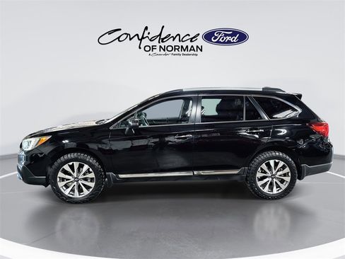Used 2017 Subaru Outback 2.5i Touring image 5