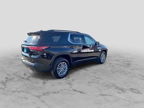 Used 2022 Chevrolet Traverse LT image 8