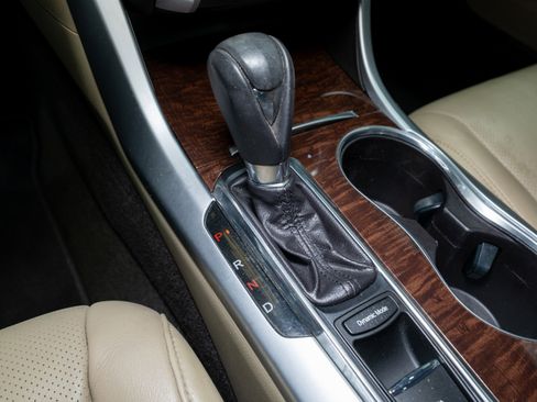 Used 2018 Acura TLX w/ Technology Package image 22