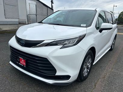 Certified 2021 Toyota Sienna LE