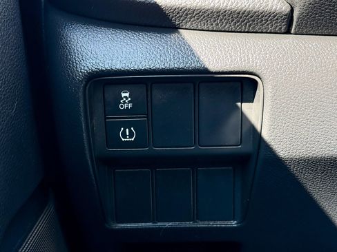 Used 2017 Honda CR-V LX image 28