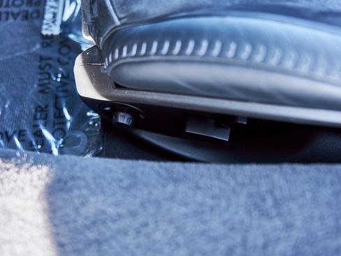 Used 2025 McLaren Artura image 42