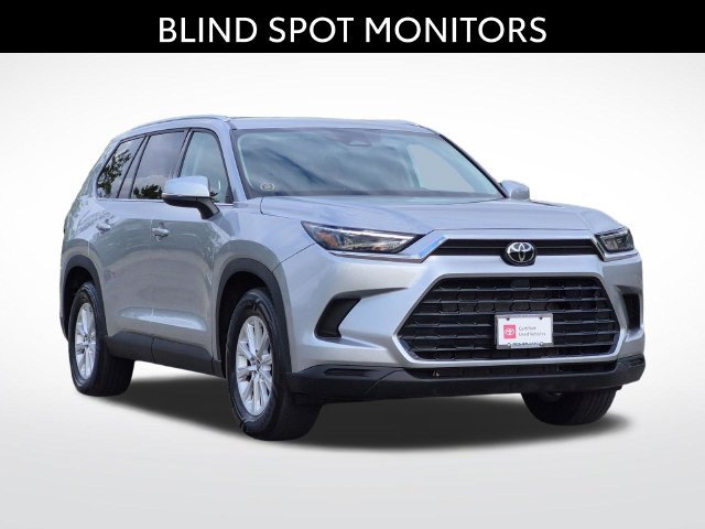 Used 2025 Toyota Grand Highlander AWD image 3